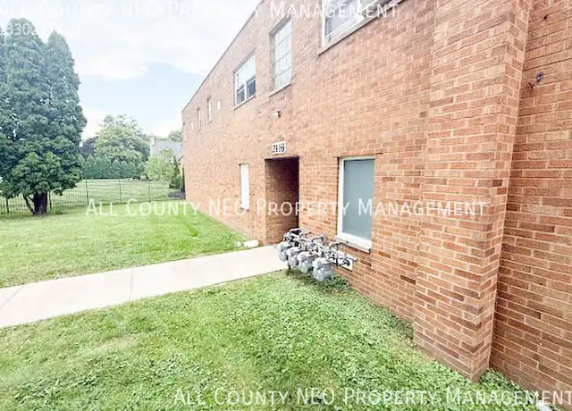 Property at 2116 Market Ave N Unit 4, Canton, OH, 44714, 1 bed, 1 bath, [object Object]
