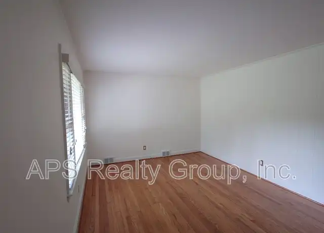 Property at 60 Glenwood St, Winston Salem, NC, 27106, 2 beds, 1 bath, [object Object]