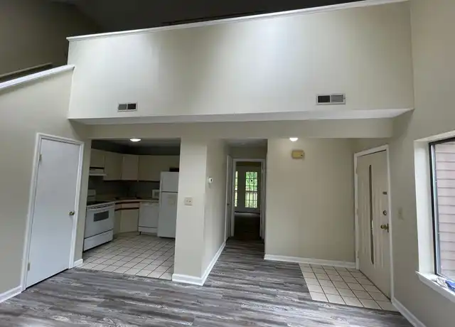 Property at 55 Cross St Unit B2, Danbury, CT, 06810, 1 bed, 1 bath, [object Object]