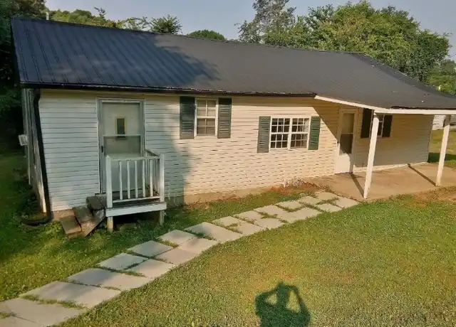 Property at 605 Dixon Springs Hwy, Riddleton, TN, 37151, 2 beds, 1 bath, [object Object]