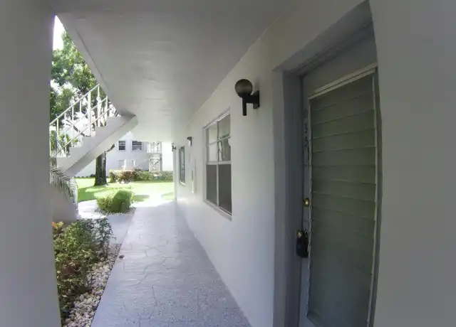 Property at 935 Flanders T, Delray Beach, FL, 33484, 1 bed, 1.5 baths, [object Object]