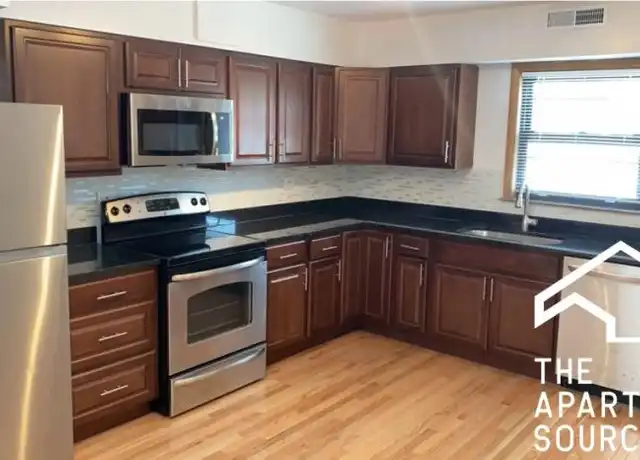 Property at 6304 N Cicero Ave, Chicago, IL, 60646, 2 beds, 1 bath, [object Object]