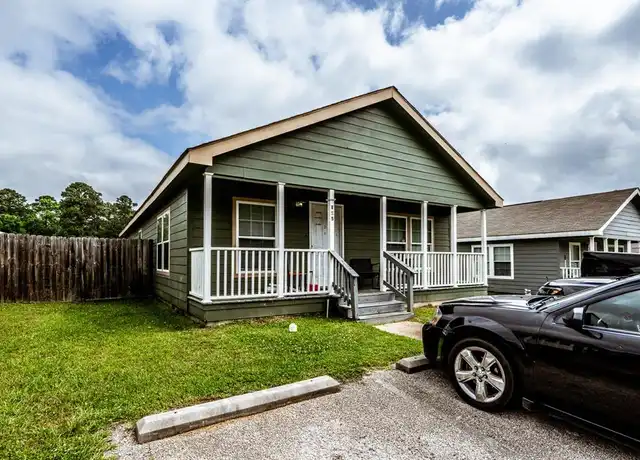 Property at 145 Varsity Dr, Huntsville, TX, 77340, 4 beds, 4 baths, [object Object]