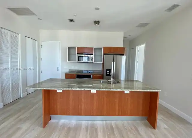 Property at 185 SW 7th St #4311, Miami, FL, 33130, 3 beds, 3 baths, [object Object]