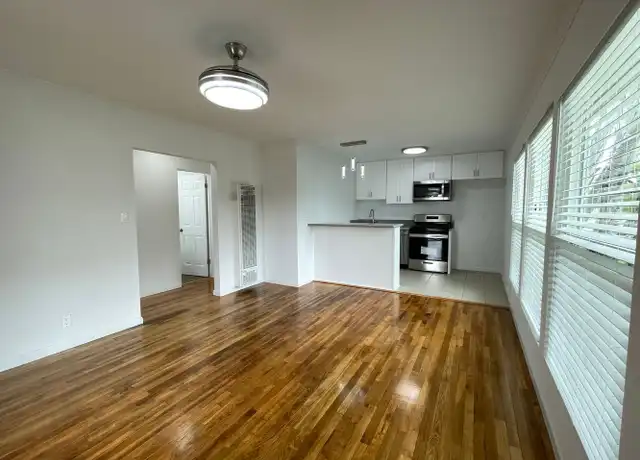 Property at 5700 Hazeltine Ave Unit 099 5700, Van Nuys, CA, 91401, 2 beds, 1 bath, [object Object]