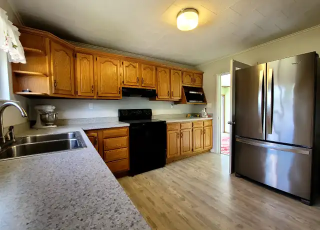 Property at 2204 Cherry St, Hurricane, WV, 25526, 2 beds, 1.5 baths, [object Object]