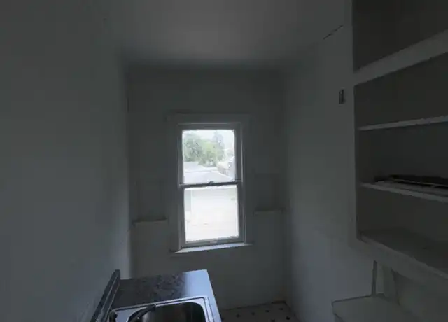 Property at 1211 Starr Ave Unit 8, Toledo, OH, 43605, 1 bed, 1 bath, [object Object]