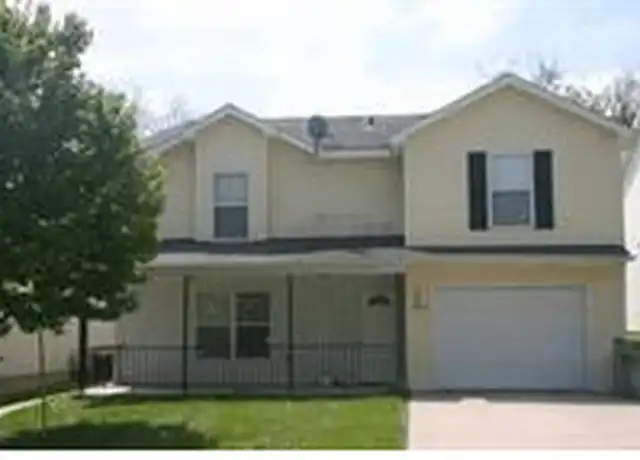 Property at 422 Kickapoo St Unit A, Leavenworth, KS, 66048, 3 beds, 1.5 baths, [object Object]