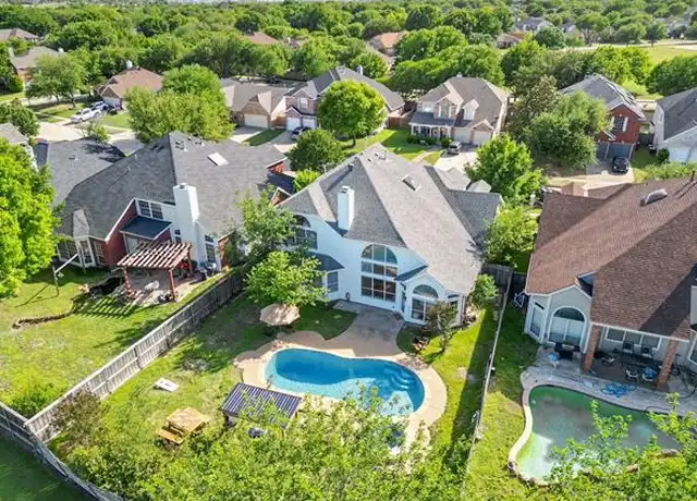 Property at 3332 Stoneway Dr, Grand Prairie, TX, 75052, 6 beds, 2.5 baths, [object Object]