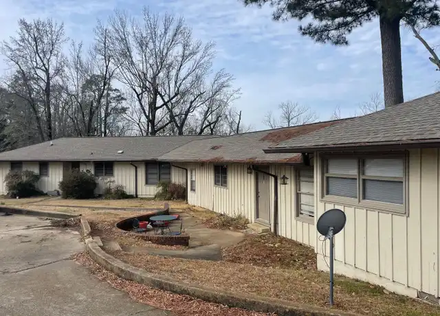 Property at 318 Lee Blvd, Starkville, MS, 39759, 4 beds, 2 baths, [object Object]