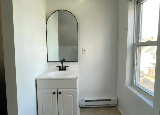 Property at 94 Central Ave Unit 3, Torrington, CT, 06790, 1 bed, 1 bath, [object Object]