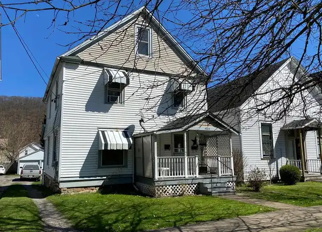 Property at 424 Liberty St, Franklin, PA, 16323, 1 bed, 1 bath, [object Object]