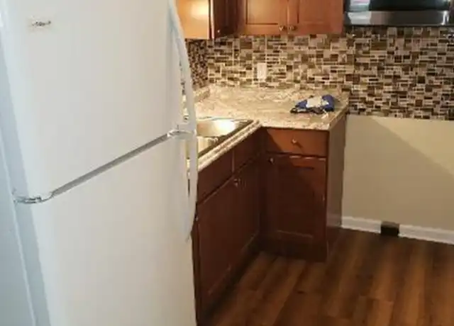 Property at 33 Mead St Unit 1, North Tonawanda, NY, 14120, 2 beds, 1 bath, [object Object]