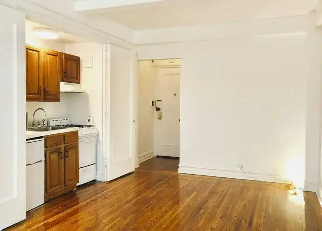 Property at 457 W 57th St Unit 711, New York, NY, 10019, 0 beds, 1 bath, [object Object]