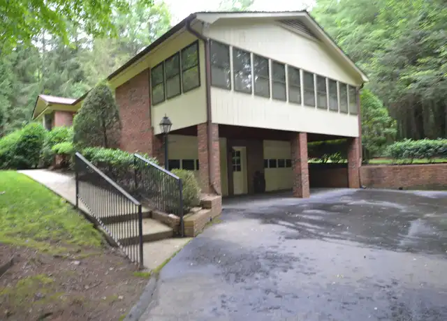 Property at 226 Park Ln, Hendersonville, NC, 28791, 3 beds, 2 baths, [object Object]
