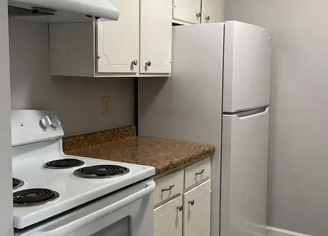 Property at 210 19th St NE Unit 20, Cedar Rapids, IA, 52402, 2 beds, 2 baths, [object Object]