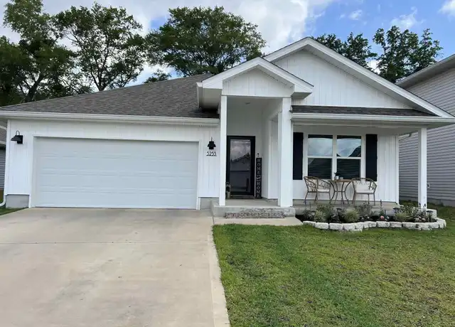 Property at 5253 Peach Dr, Milton, FL, 32571, 4 beds, 2 baths, [object Object]