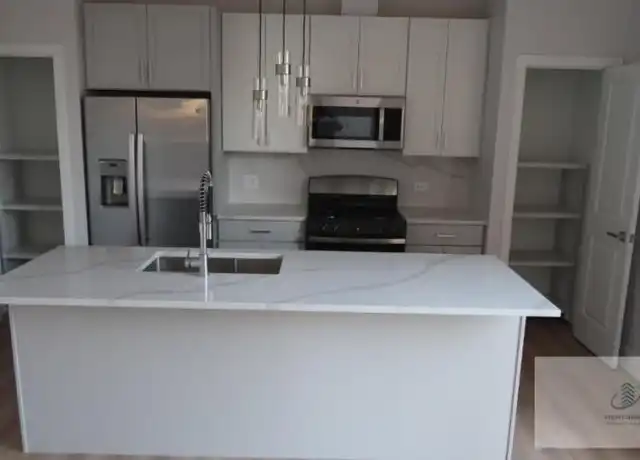Property at 5071 N Northwest Hwy, Chicago, IL, 60630, 2 beds, 2 baths, [object Object]
