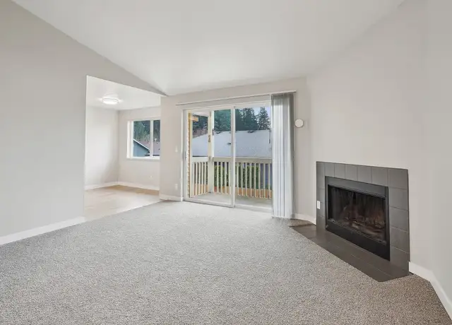 Photo of 2040 N Redwood St, Canby, OR 97013
