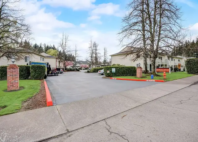 Photo of 2040 N Redwood St, Canby, OR 97013