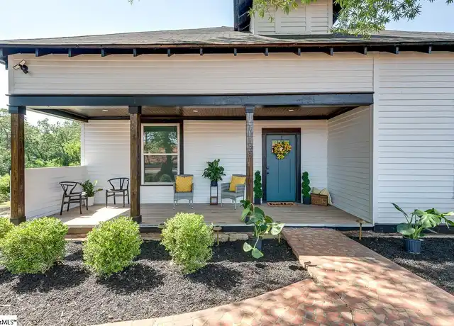 Property at 100 Wakefield St, Greenville, SC, 29601, 3 beds, 2 baths, [object Object]
