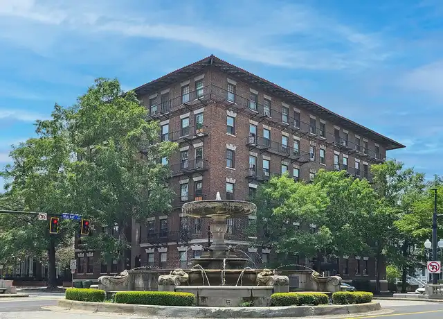 Property at Carolina Apartments - 420 Market St, Wilmington, NC, 28401, 0-4 beds, 1 bath, [object Object]