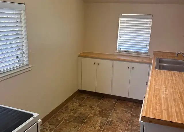 Property at 4124 E Zeering Rd Unit b, Denair, CA, 95316, 3 beds, 1 bath, [object Object]