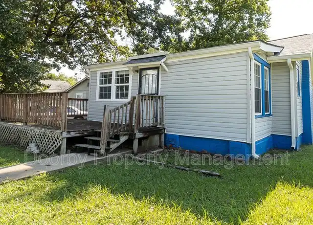 Property at 2700 N Orchard Knob Ave, Chattanooga, TN, 37406, 3 beds, 2 baths, [object Object]