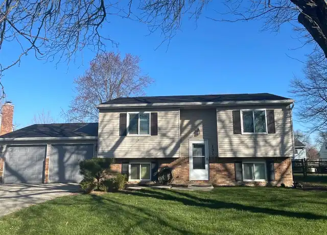 Property at 131 Mark Ln, Perrysburg, OH, 43551, 4 beds, 2 baths, [object Object]
