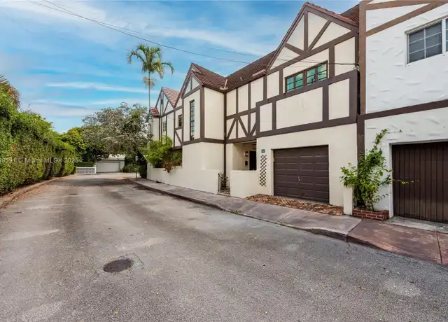 Property at 3621 Viscaya Ct, Coral Gables, FL, 33134, 3 beds, 2.5 baths, [object Object]
