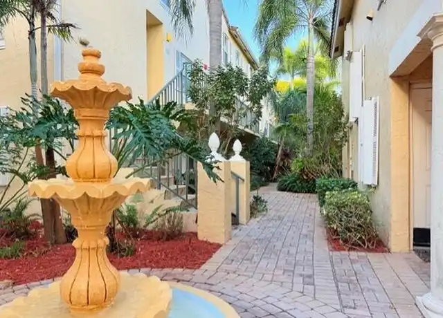 Property at 1010 Lake Shore Dr #104, West Palm Beach, FL, 33403, 2 beds, 2 baths, [object Object]