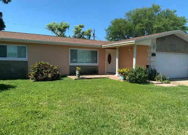 Property at 586 E Lake Dr, Largo, FL, 33771, 2 beds, 2 baths, [object Object]