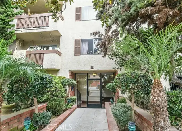 Property at 811 6th St Unit 204, Santa Monica, CA, 90403, 1 bed, 1 bath, [object Object]