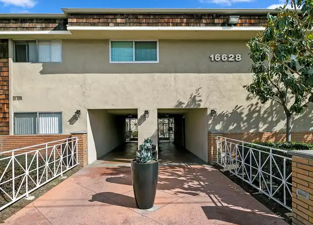 Property at 16628 Woodruff Ave, Bellflower, CA, 90706, 2 beds, 1 bath, [object Object]
