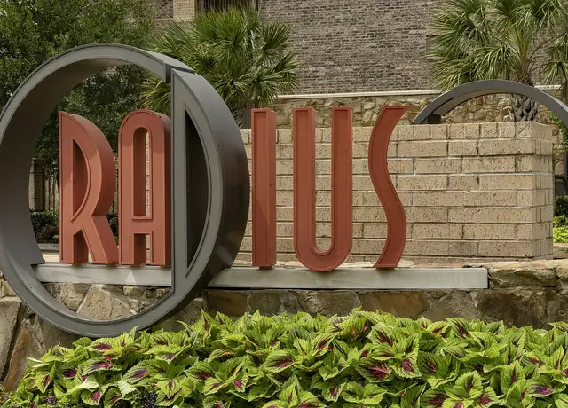 Photo of 2400 Business Center Dr, Pearland, TX 77584