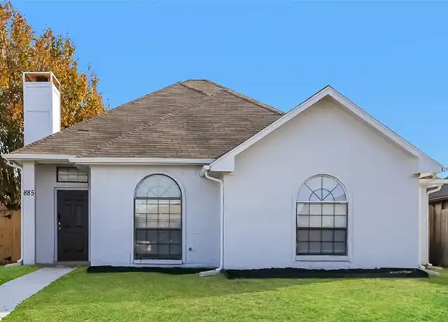 Property at 885 Keeneland Ct, Dallas, TX, 75211, 3 beds, 2 baths, [object Object]