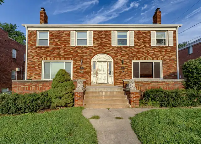 Property at 560 S 34th St Unit 2, Omaha, NE, 68105, 3 beds, 1.5 baths, [object Object]