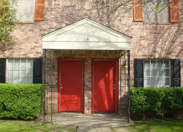 Property at 114 Pinebrook Pl Unit B, Longview, TX, 75601, 2 beds, 1.5 baths, [object Object]