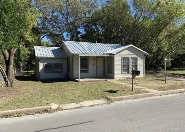 Property at 805 Bois D Arc St, Weatherford, TX, 76086, 3 beds, 1 bath, [object Object]