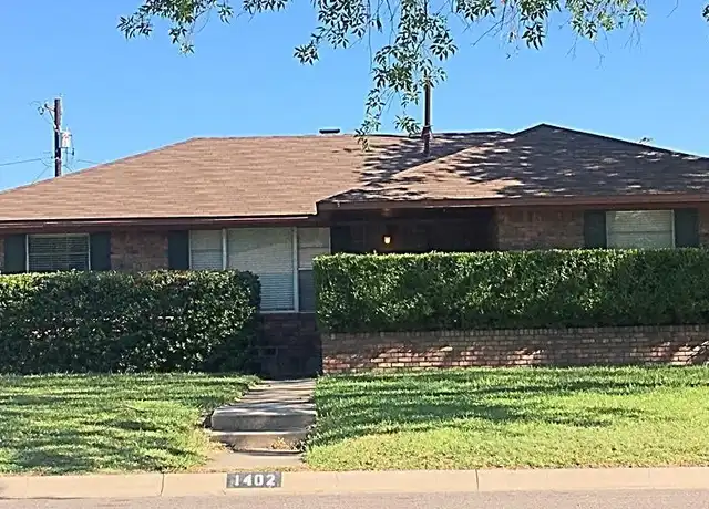 Property at 1402 Linden Dr, Denton, TX, 76201, 4 beds, 2 baths, [object Object]