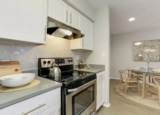 Photo of 6731 Old Waterloo Rd, Elkridge, MD 21075