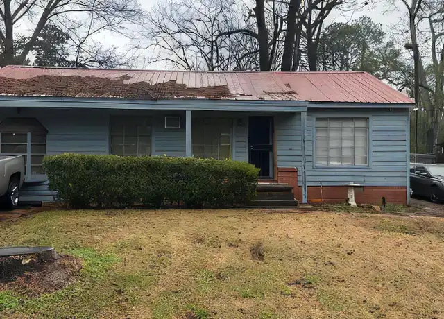 Property at 3190 Charleston Dr, Jackson, MS, 39212, 2 beds, 1 bath, [object Object]