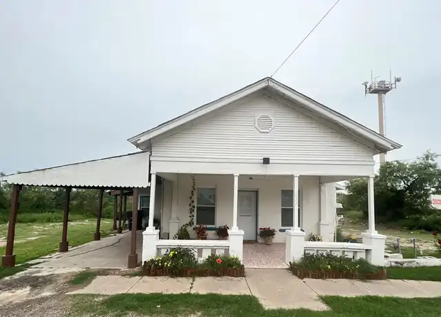 Property at 533 Commercial St Unit N/A, Eagle Pass, TX, 78852, 2 beds, 2 baths, [object Object]