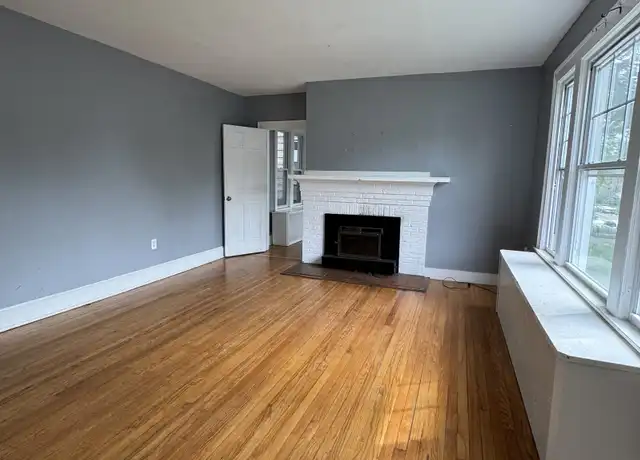 Property at 1559 Ella T Grasso Blvd Unit 1, New Haven, CT, 06511, 5 beds, 1 bath, [object Object]