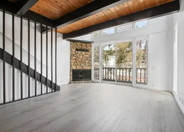 Property at 33 Eastwind St, Marina del Rey, CA, 90292, 1 bed, 1 bath, [object Object]