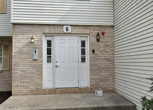 Photo of 1 Acorn Ln Unit 1D, Lake in the Hills, IL 60156