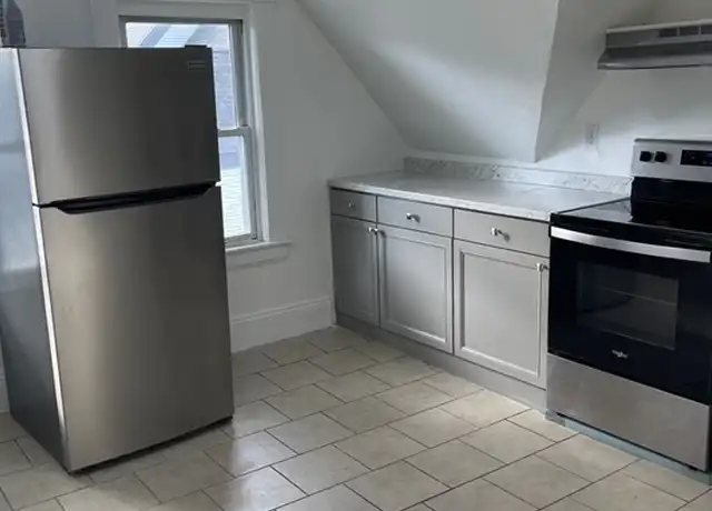 Property at 67 Saunders St Unit 3, Lawrence, MA, 01841, 3 beds, 1 bath, [object Object]