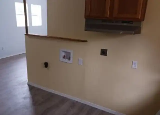 Property at 605 N 1st St Unit B, Duncan, OK, 73533, 1 bed, 1 bath, [object Object]