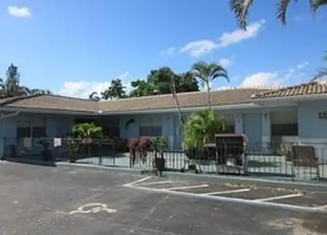 Property at 50 SE 3rd Ave #4, Dania Beach, FL, 33004, 1 bed, 1 bath, [object Object]