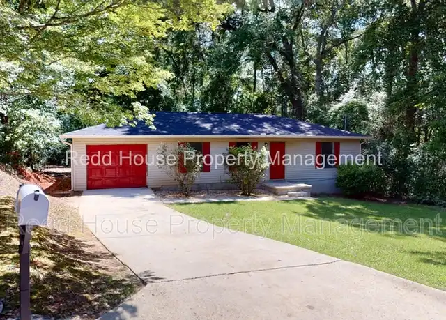 Property at 111 Oakridge Cir, Enterprise, AL, 36330, 3 beds, 1 bath, [object Object]